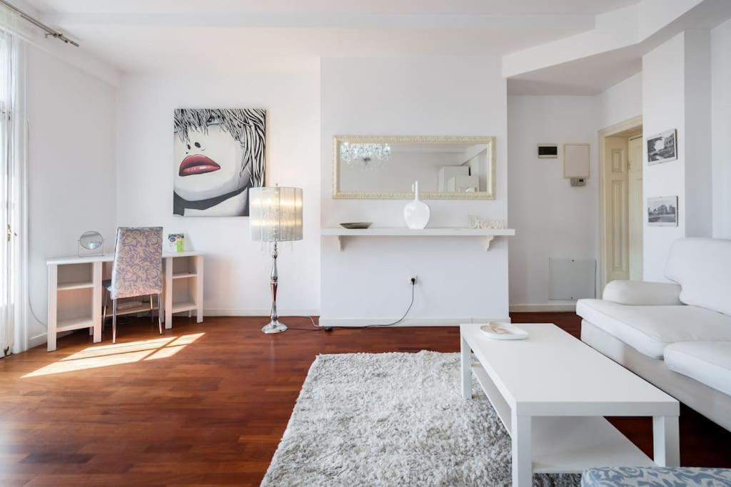 Mozzafiato By The River Studio Bukarest Exterior foto